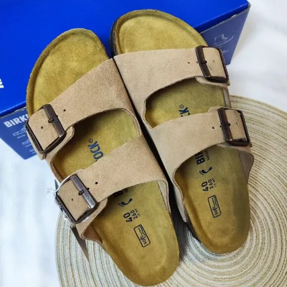 Birkenstock Arizona Soft Footbed Sandals - Women’s Narrow Fit in Latte Cream