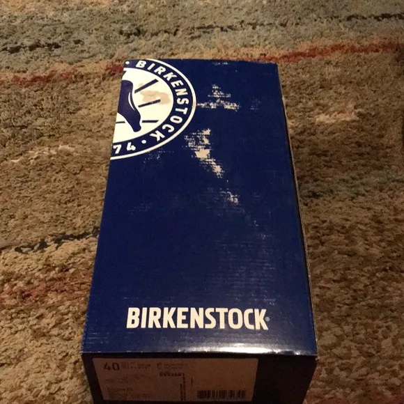 Birkenstock Arizona white sandals size 9