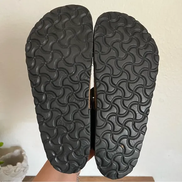 Birkenstock Gizeh Black Leather Sandals Size 6-6.5