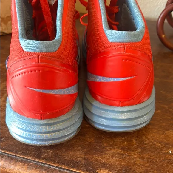 Blake Griffin BG32 Hyperdunk Nike Athletic Shoes