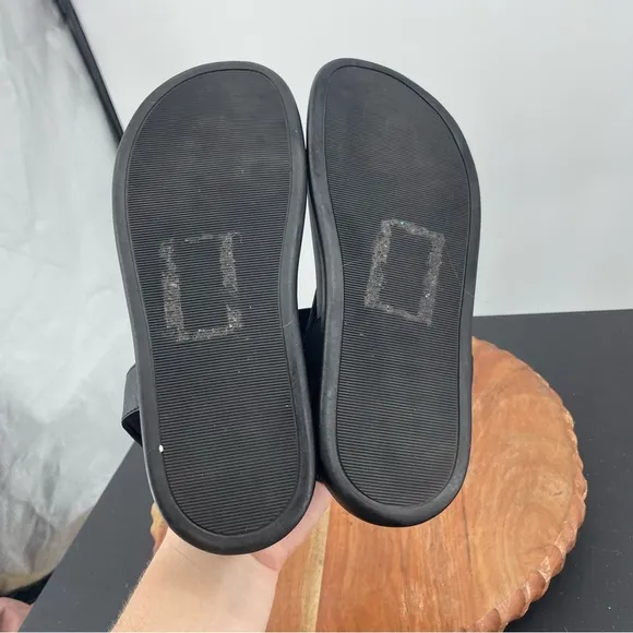 Blondo Niomi thong sandals black leather Sz 10