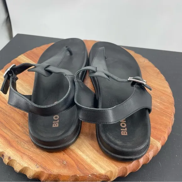Blondo Niomi thong sandals black leather Sz 10