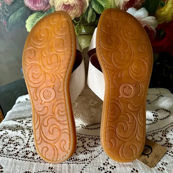 Born Ivory Leather Flower Sandals