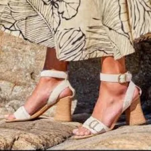 Born Tahlia Ankle Strap Stacked Heel Sandals Sz 9M