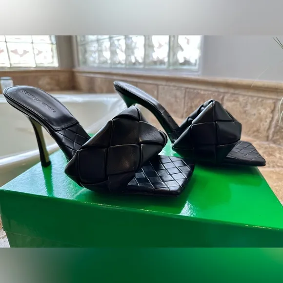 Bottega Veneta Lido Sandals💋