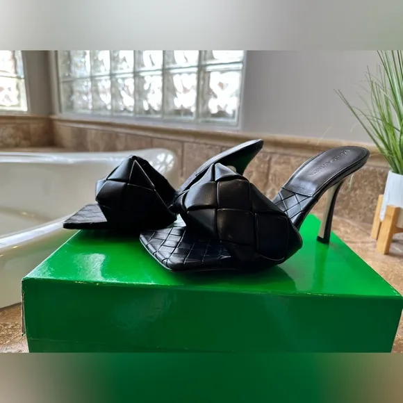Bottega Veneta Lido Sandals💋