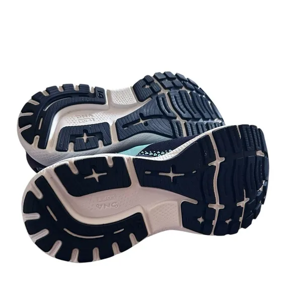 Brooks - Women’s Ghost Running Shoes - Navy and Mint - Size  7.5