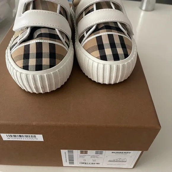 Burberry Cream and White Shoes