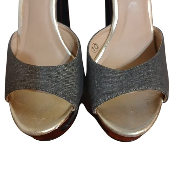 C Label Black and Gray Geometric Heel Cut Out Platform Sandals size 10