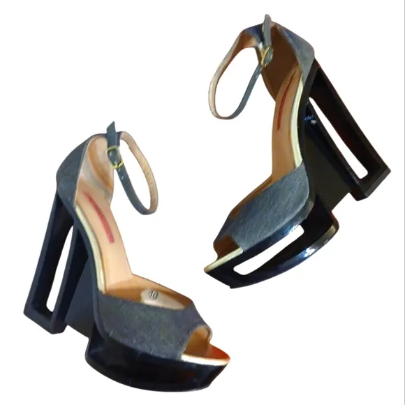 C Label Black and Gray Geometric Heel Cut Out Platform Sandals size 10