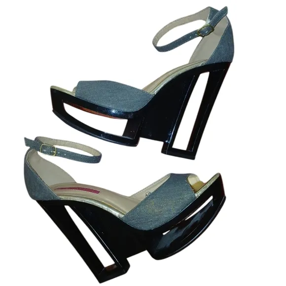 C Label Black and Gray Geometric Heel Cut Out Platform Sandals size 10