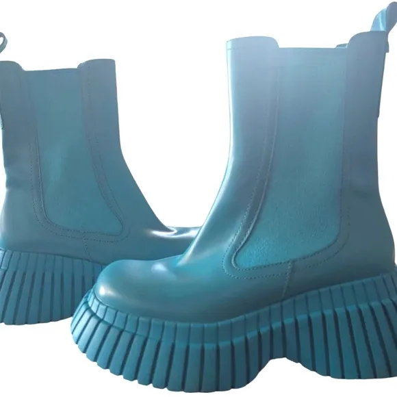 Camper BCN Blue Platform Chelsea Ankle Boots.... Size.. 37..(US 7)