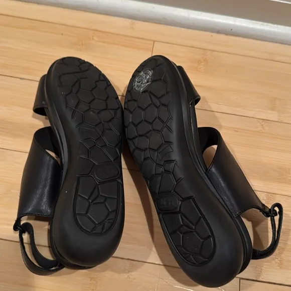 Camper Black Women's Ballon Sandals Size 38