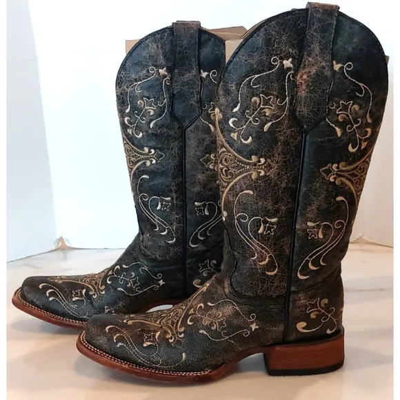 Circle G Womens Embroidery Crackle Leather Snip Toe Boots Size 7.5 NIB
