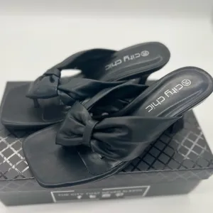 City Chic WIDE FIT HEEL TOTAL LOVE BOW, IN BLACK, SIZE, 8
