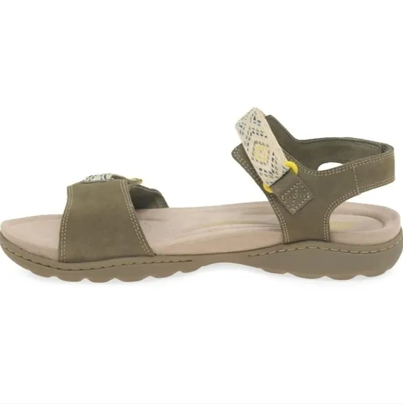 Clarks Amanda Sprint Sandals Olice suede sz 11 wide new SH251