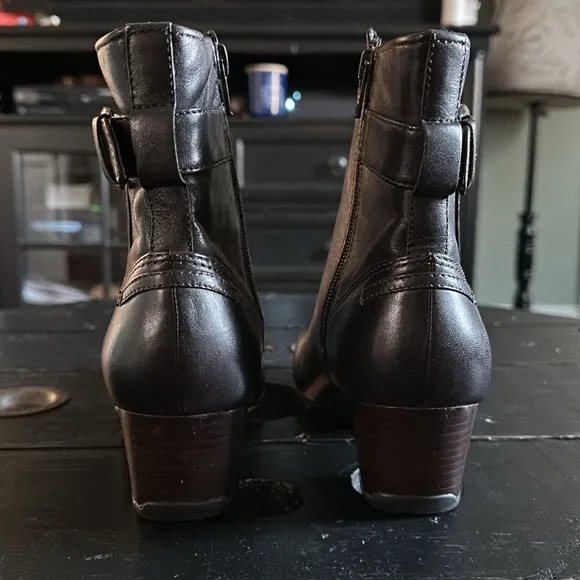 Clarks Artisan Active Air Dara II Dark Chocolate Brown Ankle Boots
