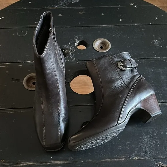 Clarks Artisan Active Air Dara II Dark Chocolate Brown Ankle Boots