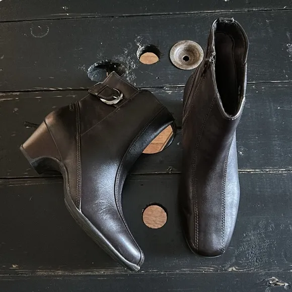 Clarks Artisan Active Air Dara II Dark Chocolate Brown Ankle Boots