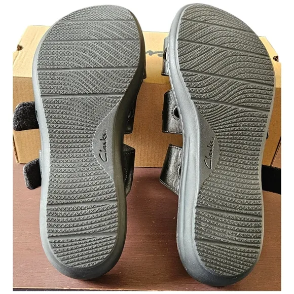 CLARKS COLKECTION Black Leather LAURIEANN Cove Ajustable Velcro Flat Sandals 9W