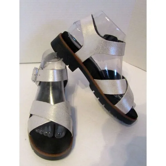 Clarks Orinoco Strap Sandals Silver Metallic Leather NWOB Size 7.5 M