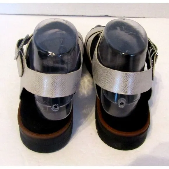 Clarks Orinoco Strap Sandals Silver Metallic Leather NWOB Size 7.5 M
