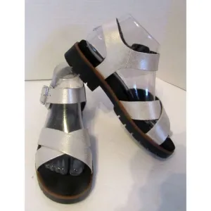 Clarks Orinoco Strap Sandals Silver Metallic Leather NWOB Size 7.5 M