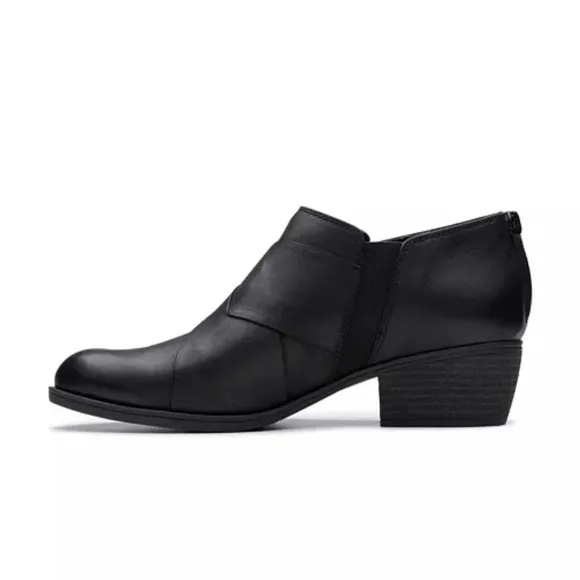 Clarks Women's Charlten Gema Boots Color: Black Size: 11 W