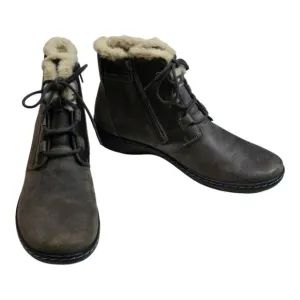 Clarks Women's Cora Chai SHERPA LEATHER DISTRESSED Ankle BootS SIZE 11 NEW