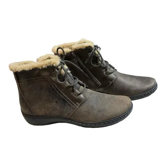 Clarks Women's Cora Chai SHERPA LEATHER DISTRESSED Ankle BootS SIZE 11 NEW