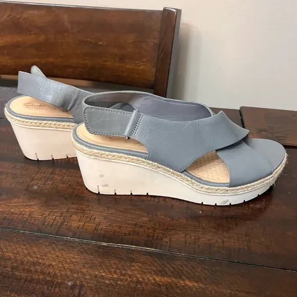 Clarks Women's Gray Sandals
