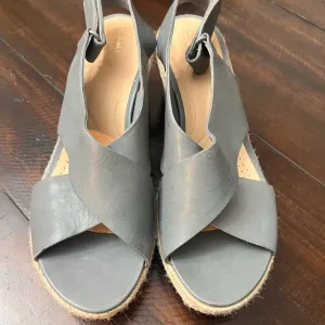 Clarks Women's Gray Sandals
