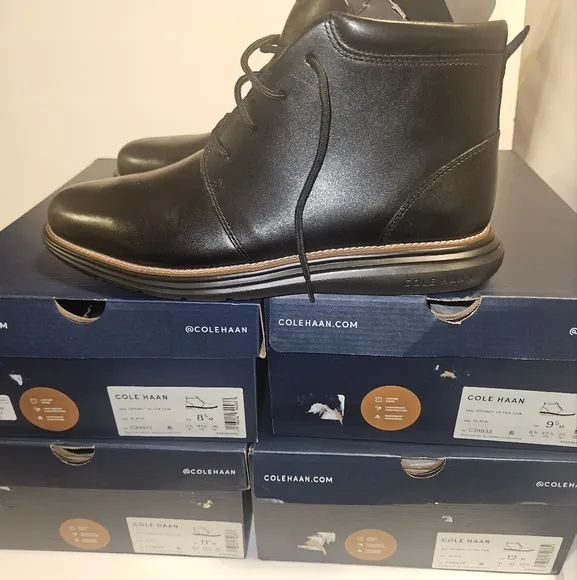 COLE HAAN MENS GRAND  ULTRA CHUKKA BOOT Black
