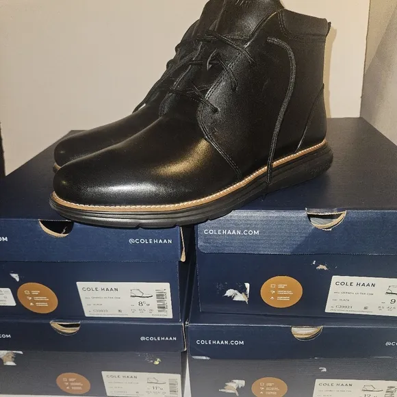 COLE HAAN MENS GRAND  ULTRA CHUKKA BOOT Black