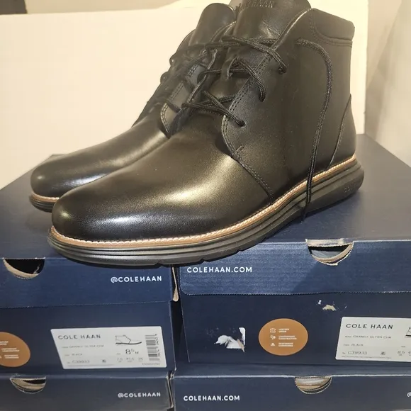 COLE HAAN MENS GRAND  ULTRA CHUKKA BOOT Black