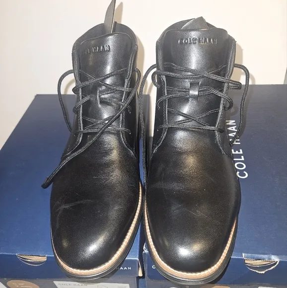 COLE HAAN MENS GRAND  ULTRA CHUKKA BOOT Black