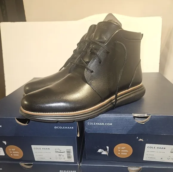 COLE HAAN MENS GRAND  ULTRA CHUKKA BOOT Black