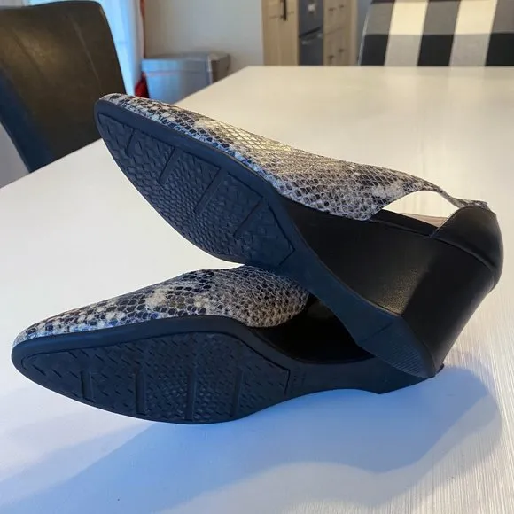 Cole Haan Women’s Grand OS Snakeskin Print‎ Wedges Size 9 B
