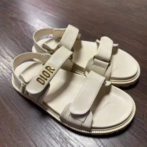 Cream Sandals with Gold Details, Size 8