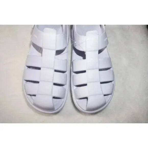 CROCS NWT Stomp Fisherman Sandals Platform Dreamscape purple 6 womens