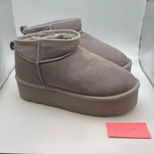 CUSHIONAIRE Hippy Women’s Platform Ankle Boots  SIZE 8 GREY