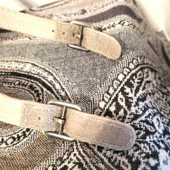 Dansko Angela Sand Metallic Shimmer Nubuck Asymmetrical Straps Wedge Sandals 41