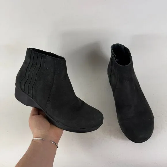 Dansko Larkin Ankle Boots Women's 8.5 Black Nubuck Side-Zip Round Toe Booties