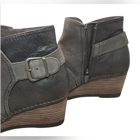Dansko Shirley Wedge Heel Ankle Boots Size 39 NWOT