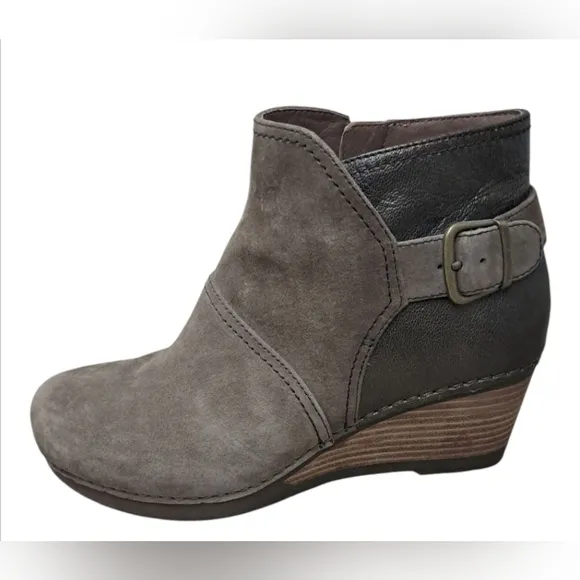 Dansko Shirley Wedge Heel Ankle Boots Size 39 NWOT