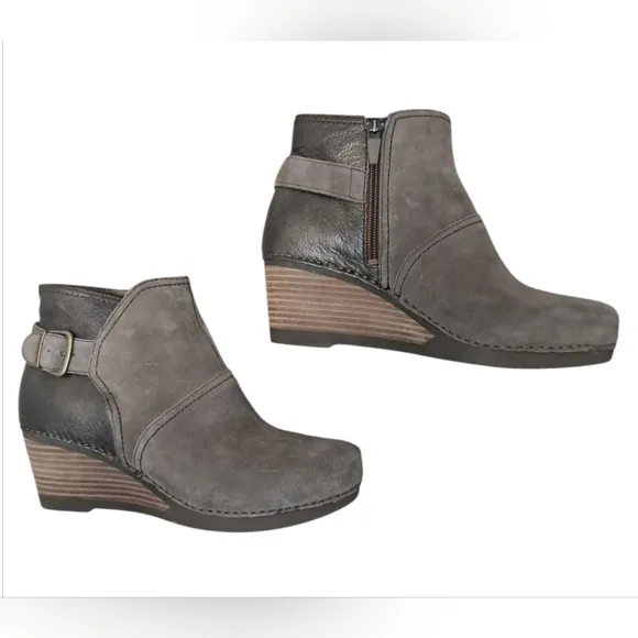 Dansko Shirley Wedge Heel Ankle Boots Size 39 NWOT