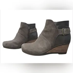 Dansko Shirley Wedge Heel Ankle Boots Size 39 NWOT