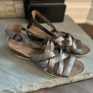 Dansko Vivian Metallic Pewter Leather Strappy Wedge Comfort Sandals 41/10.5-11