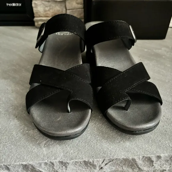 Dansko Women’s Size 40 (US 9.5/10) Aubree Wedge Black Nubuck Leather Sandals NEW