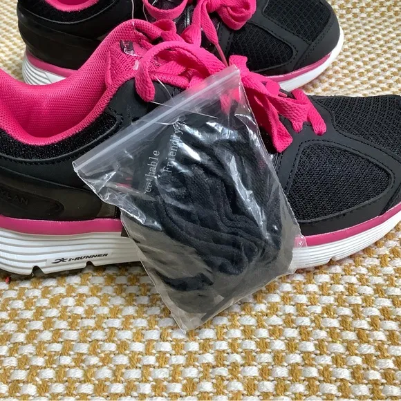 Diabetic shoes wideI RUNNER BY HYLAN Diabetic, orthopedic leathersize 6.5XW. NWT